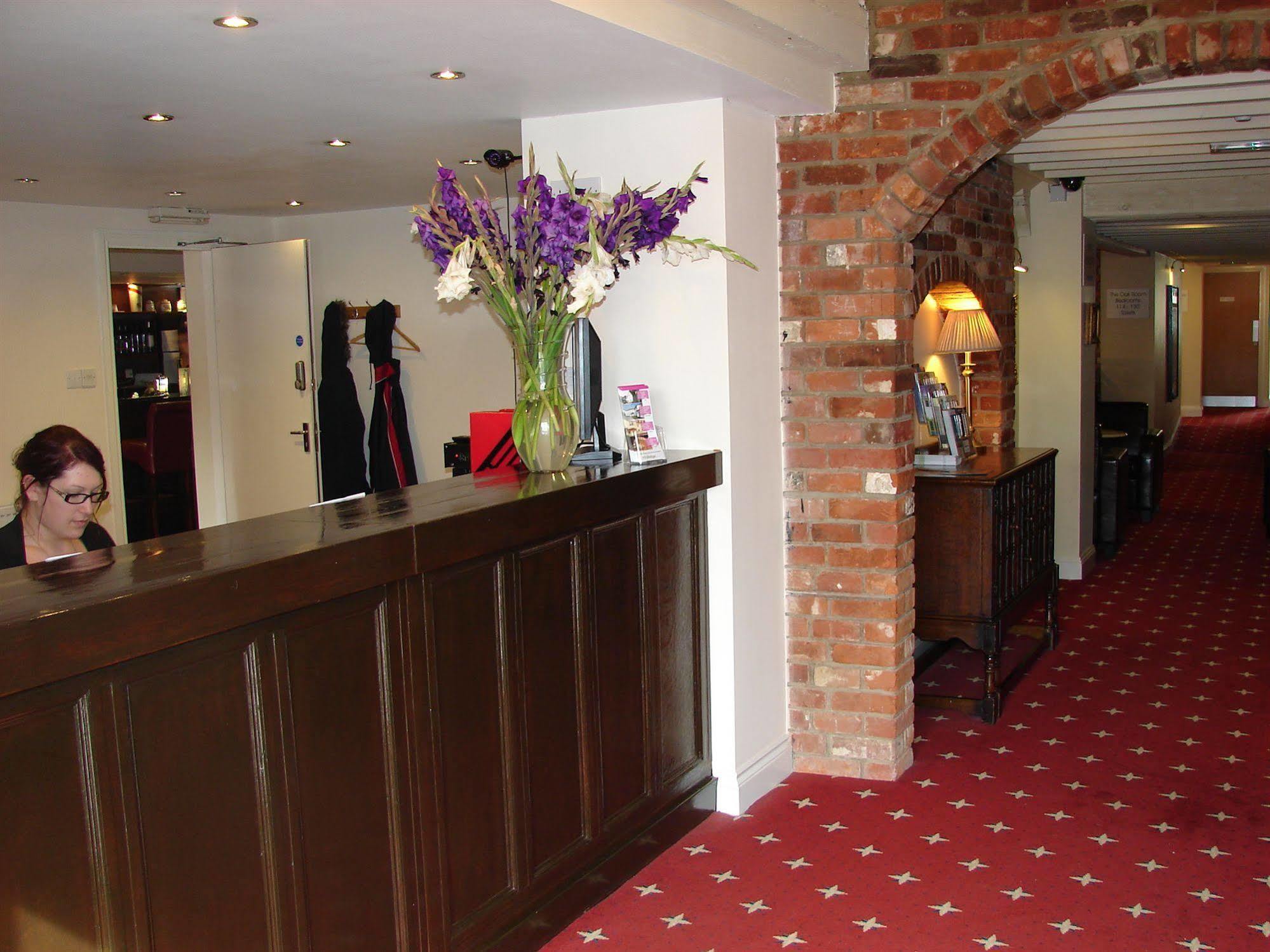 The Angel Hotel Alton  Exterior foto